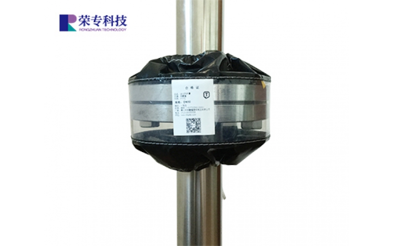 法蘭防濺罩_不同材質(zhì)的法蘭防濺罩在耐磨損性能上有哪些差異？